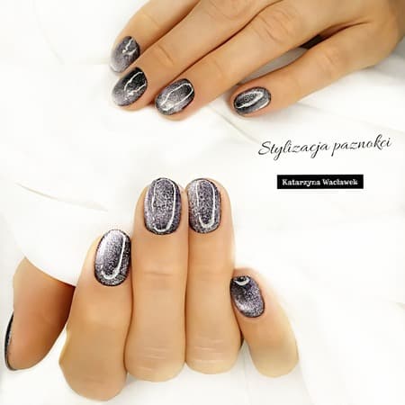 Manicure kombinowany - kocie oko na krótkich paznokciach